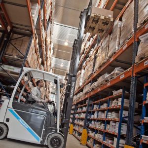 TX4 in action loading in storage_JPEG