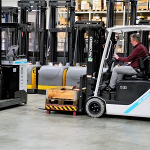 TX3-18L_Direct visibility on pallet through transparant front windows